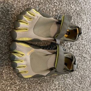 Vibram Fivefingers Men Shoes M145 Gray Size 42